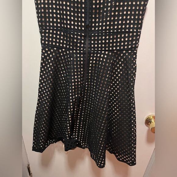 NWT LOFT Navy & Tan Eyelet Dress Size 0 - Picture 2 of 14